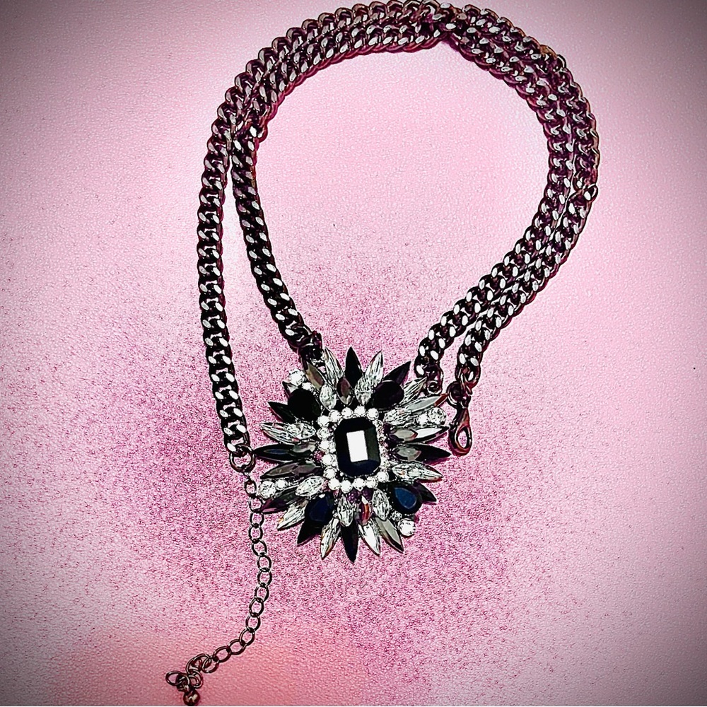 Jeweled accent necklace
